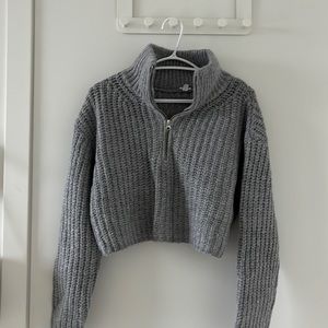 GARAGE Grey half zip sweater 🤍